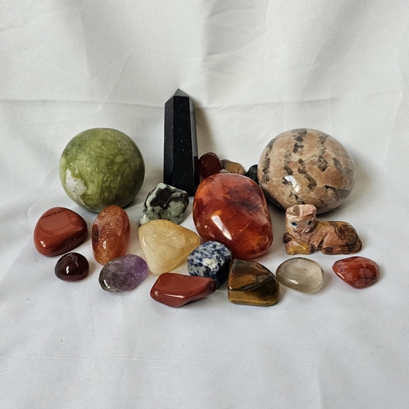 Lot of Tumbled and Polished Crystals - Picture 3 of 10